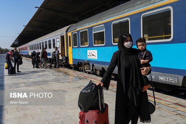 اعزام قطار مسافری از خردادماه/ کوپه ها دو نفره شدند