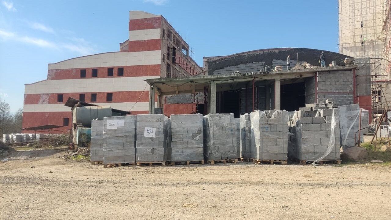   حجت الاسلام علیرضا سلیمی در گفت‌وگو با خبرنگار سیاسی ایرنا در این باره اظهار داشت: بر اساس این برنامه، جلسه علنی مجلس در روز 31 تیرماه زودتر از موعد مقرر پایان می یابد و نمایندگان به دیدار رهبر معظم انقلاب می روند.  دوازدهمین دوره مجلس شورای اسلامی از ه