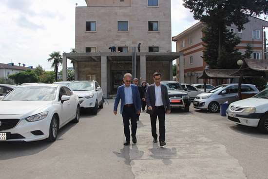 پیگیری میدانی معاون توسعه دانشگاه علوم پزشکی گیلان از پروژه‌های عمرانی مرکز آموزشی و درمانی رازی