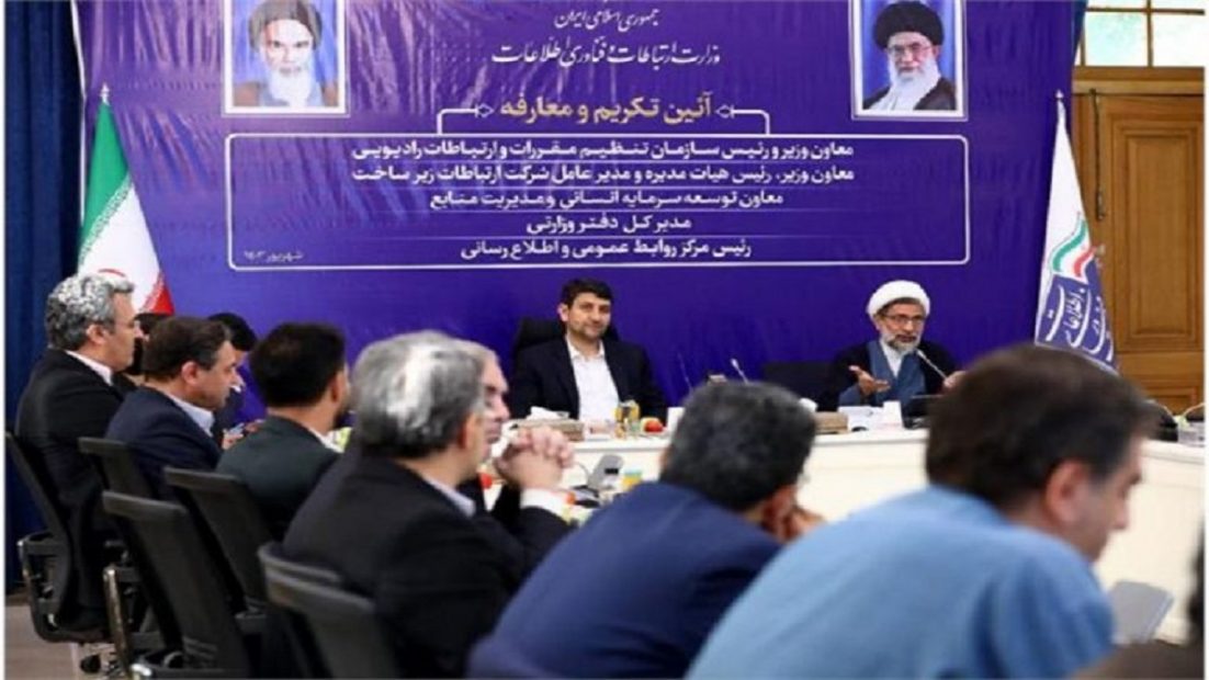 سیدستار هاشمی در آیین تکریم و معارفه معاونان وزارت ارتباطات: صادقانه با مردم صحبت کنیم تا حرف و سخن ما را بپذیرند و باور کنند